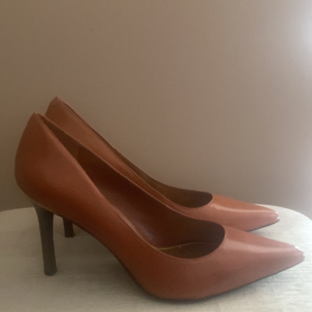 Shoes - Picture 2 of 6